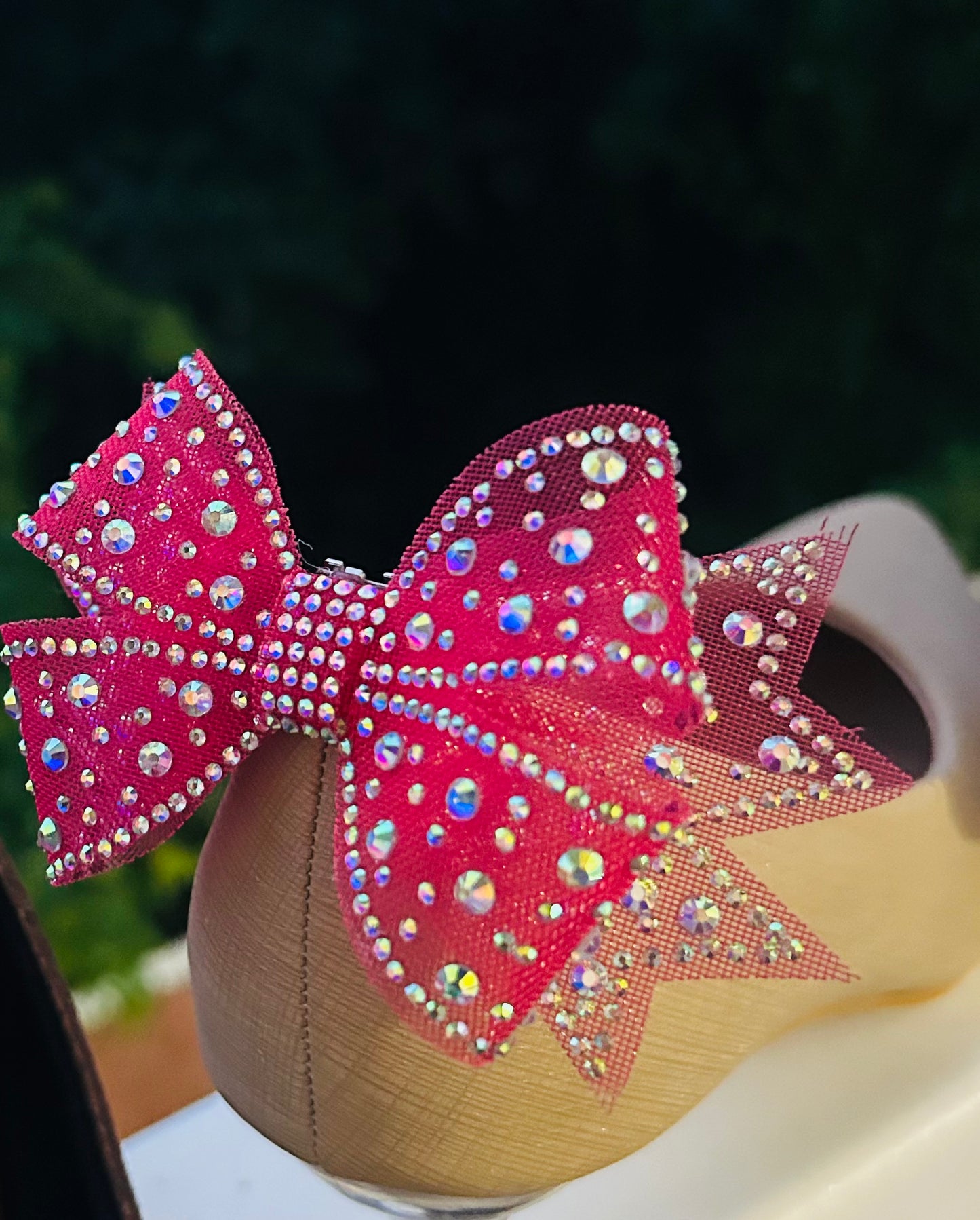 Globo Bows