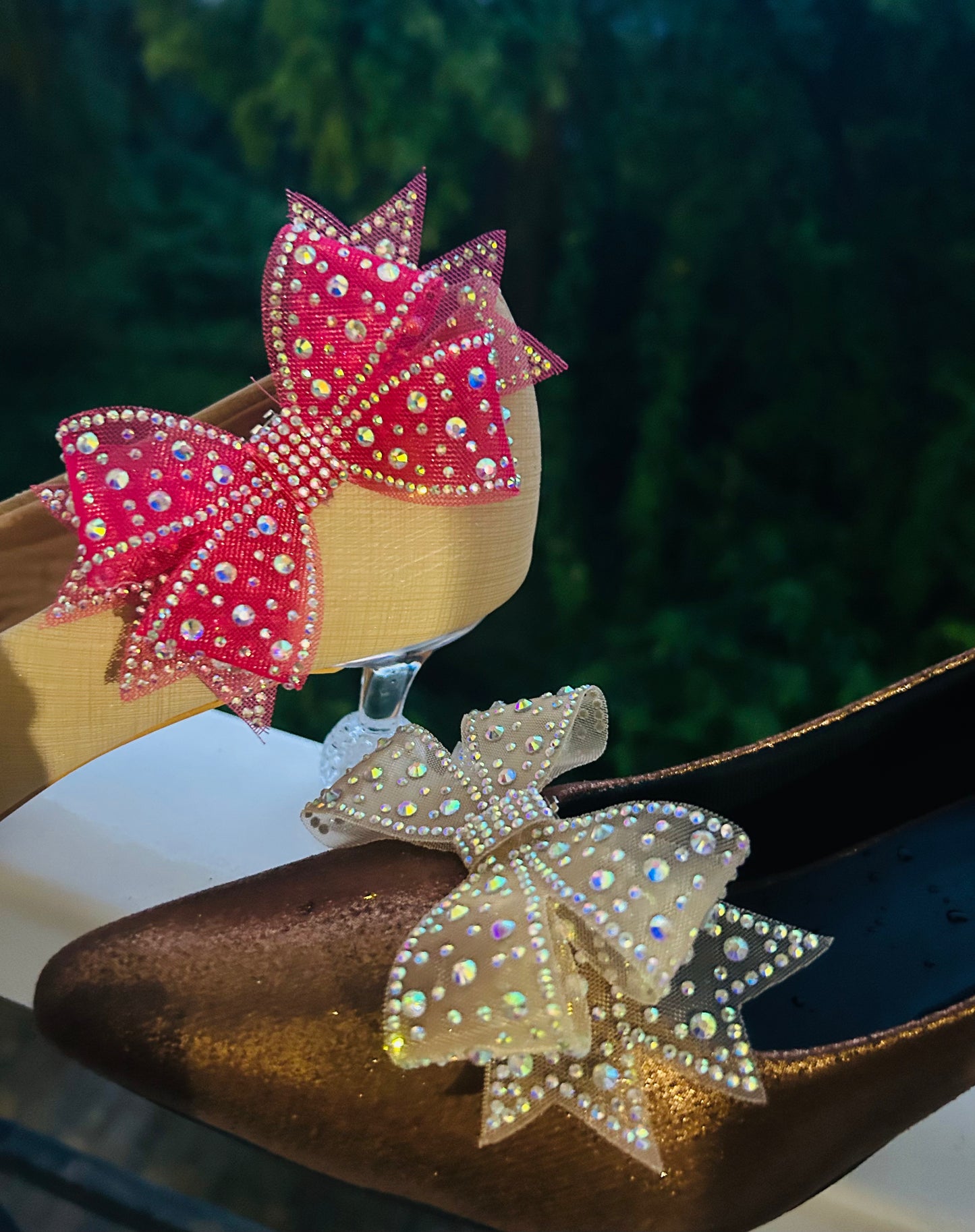 Globo Bows