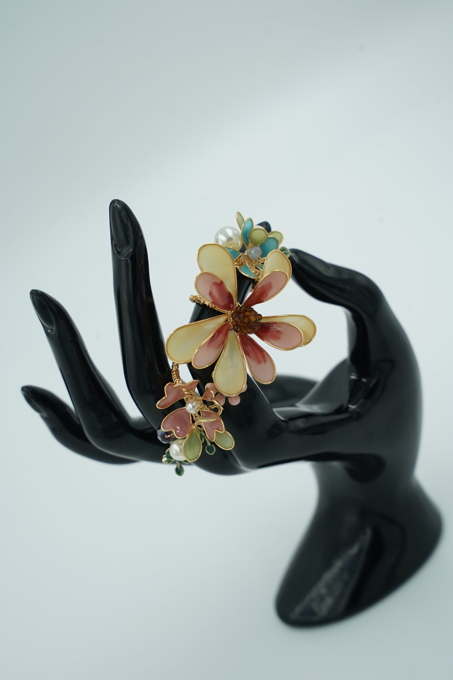 Floral Flick Twistie