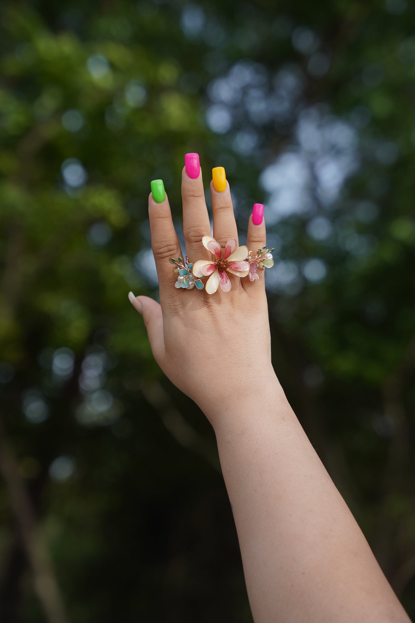Floral Flick Twistie