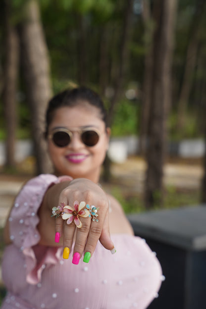 Floral Flick Twistie