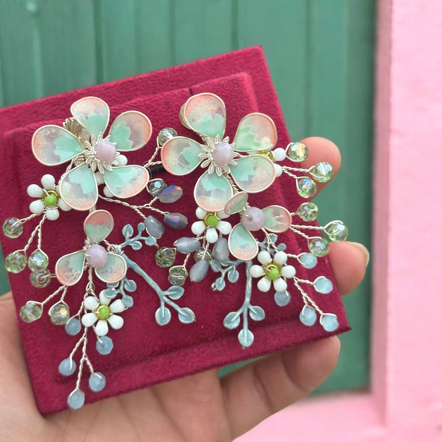 Neonise Blooms